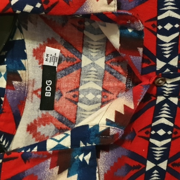 Ladies BDG Southwestern Pattern Top sz Med - Picture 2 of 4